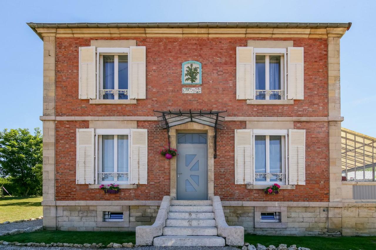 Maison Qui S'Y Frotte S'Y Pique Robert-Espagne エクステリア 写真