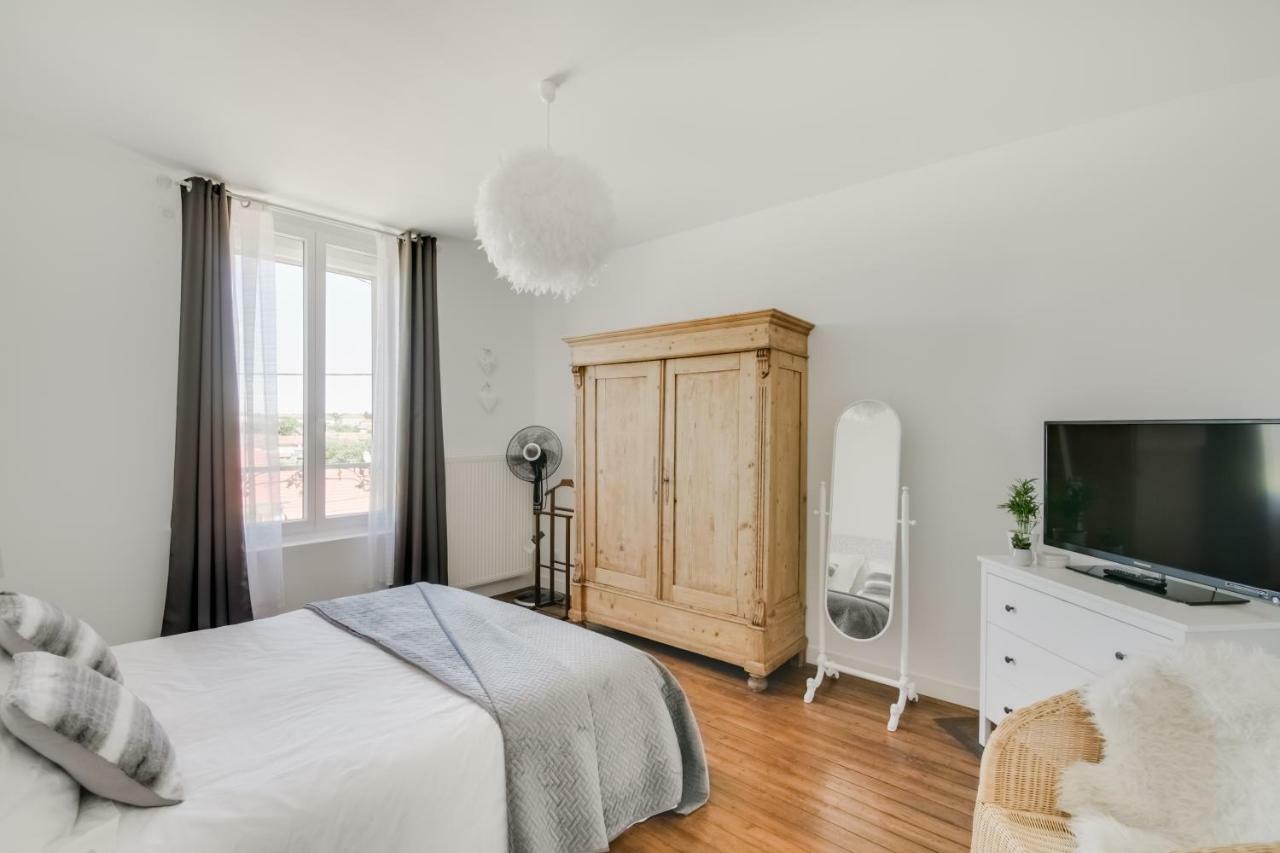 Maison Qui S'Y Frotte S'Y Pique Robert-Espagne エクステリア 写真
